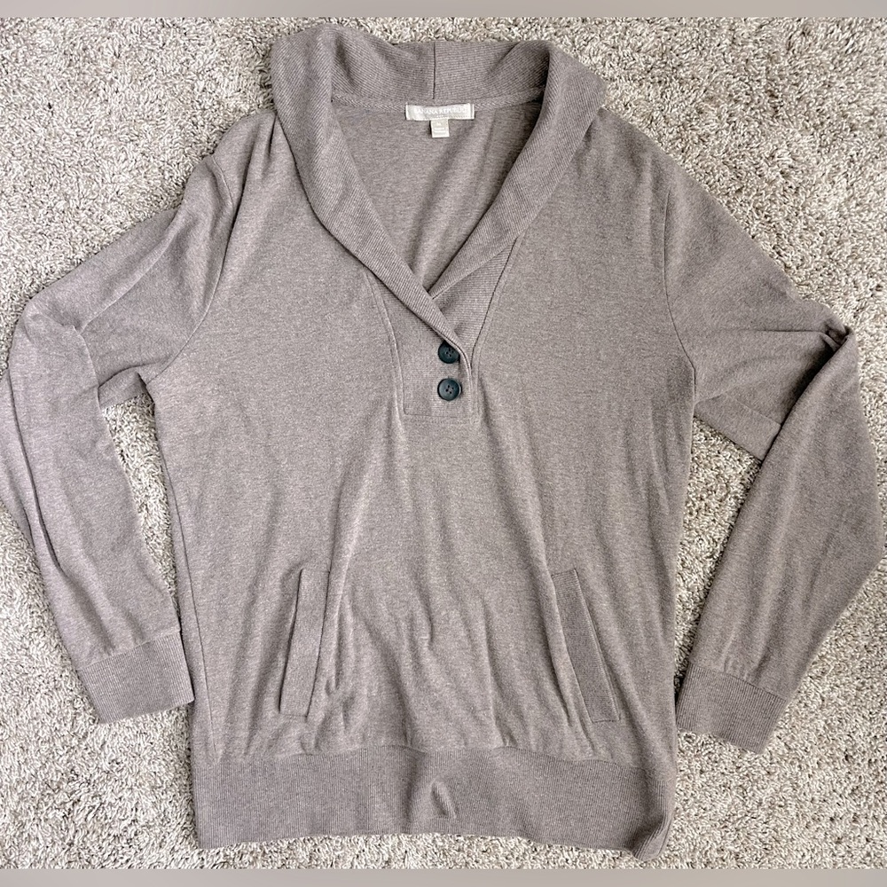 Banana Republic Sweater. Size Medium.